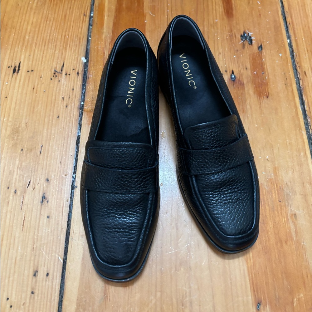 Vionic Sellah II Loafer EUC 7